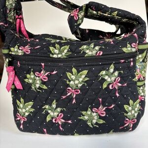 VERA BRADLEY navy and floral cloth travel shoulder bag